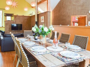 Dining - 4 bedroom accommodation in Taynuilt (Taynuilt)