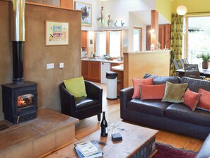 Fireplace - 4 bedroom accommodation in Taynuilt (Taynuilt)