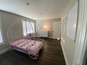 4 camere, ferro/asse da stiro, Wi-Fi, lenzuola