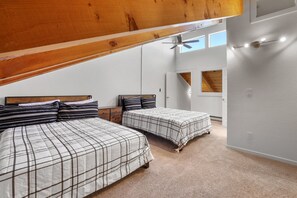 Condo, Multiple Beds, Balcony, Mountain View (Mile High Mountain) | 3 bedrooms, individually decorated, individually furnished, free WiFi - Mile High Mountain - Carson Valley Views (Stateline)