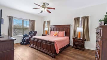 Condo, Multiple Beds, Balcony (Lakefront Sanctuary II ) | 3 bedrooms, individually decorated, individually furnished, free WiFi