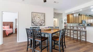 Condo, Multiple Beds, Balcony (Lakefront Sanctuary II ) | Dining