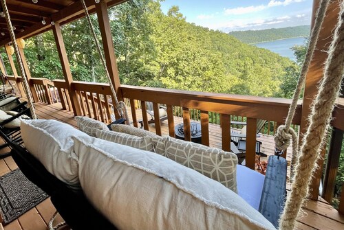 Secluded Cabin With a View!