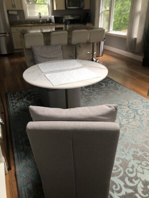 Dining - Saltwater Pool, Completely Private, 10 minutes to beaches, 15 minutes to Newport (South Kingstown)