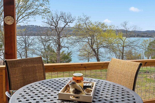 Outdoor dining - New Lakefront Sanctuary Duo - Island Living! (Branson)