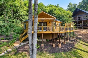 Exterior - Sleeps 6, Hottub, WiFi, 10min to GB, 15min to PF (Gatlinburg)