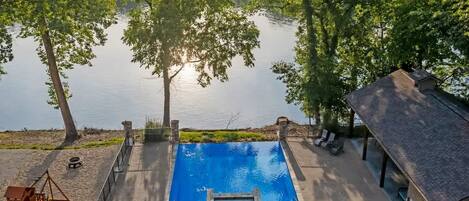 Piscine extérieure (ouverte en saison)