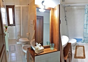 Shower, free toiletries, bathrobes, bidet - Villa "La Pigna" (Castel di Sangro)