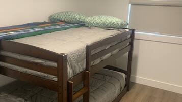 3 bedrooms, travel crib, WiFi, bed sheets