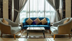 Quầy tiếp tân