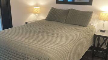1 chambre, fer et planche à repasser, accès au Wi-Fi (inclus)