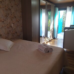 3 bedrooms, iron/ironing board, travel cot, WiFi