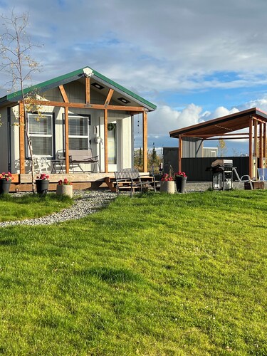 Lakeside Cabin 2 w/Hot Tub, Sauna & Watercraft Rentals