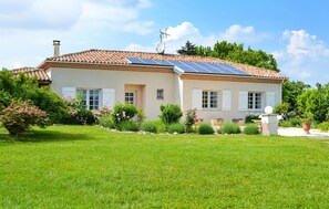 Exterior - Cozy home in Saint-Georges (Saint-Georges)