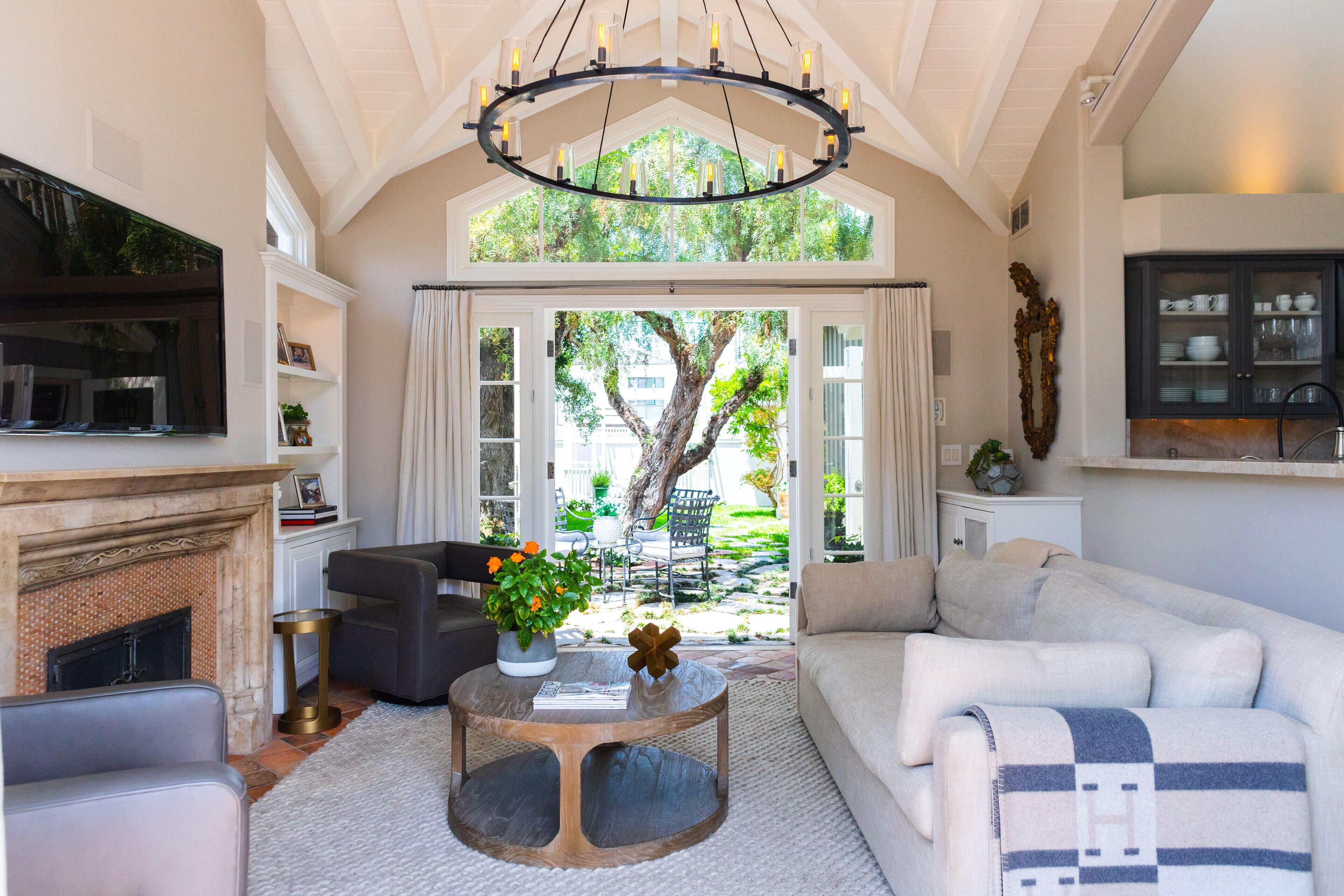 Smart TV, fireplace, stereo, printers