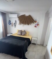 Desk, laptop workspace, free WiFi