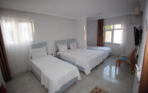 Bàn, khu vực làm việc phù hợp cho laptop 