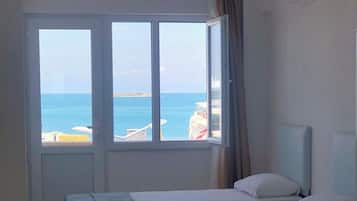 Desk, laptop workspace, free WiFi