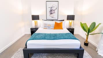 3 bedrooms, desk, iron/ironing board, WiFi