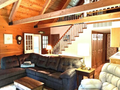 Rustic cabin on Green Lake