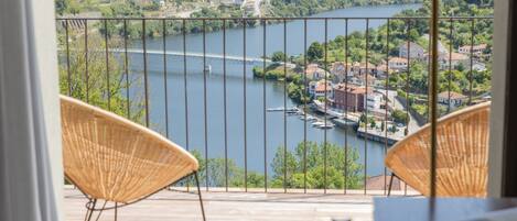 In-room safe, desk, blackout curtains, free WiFi