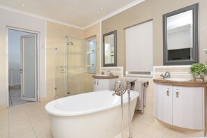 Nhà (4 Bedrooms) | Nội thất
