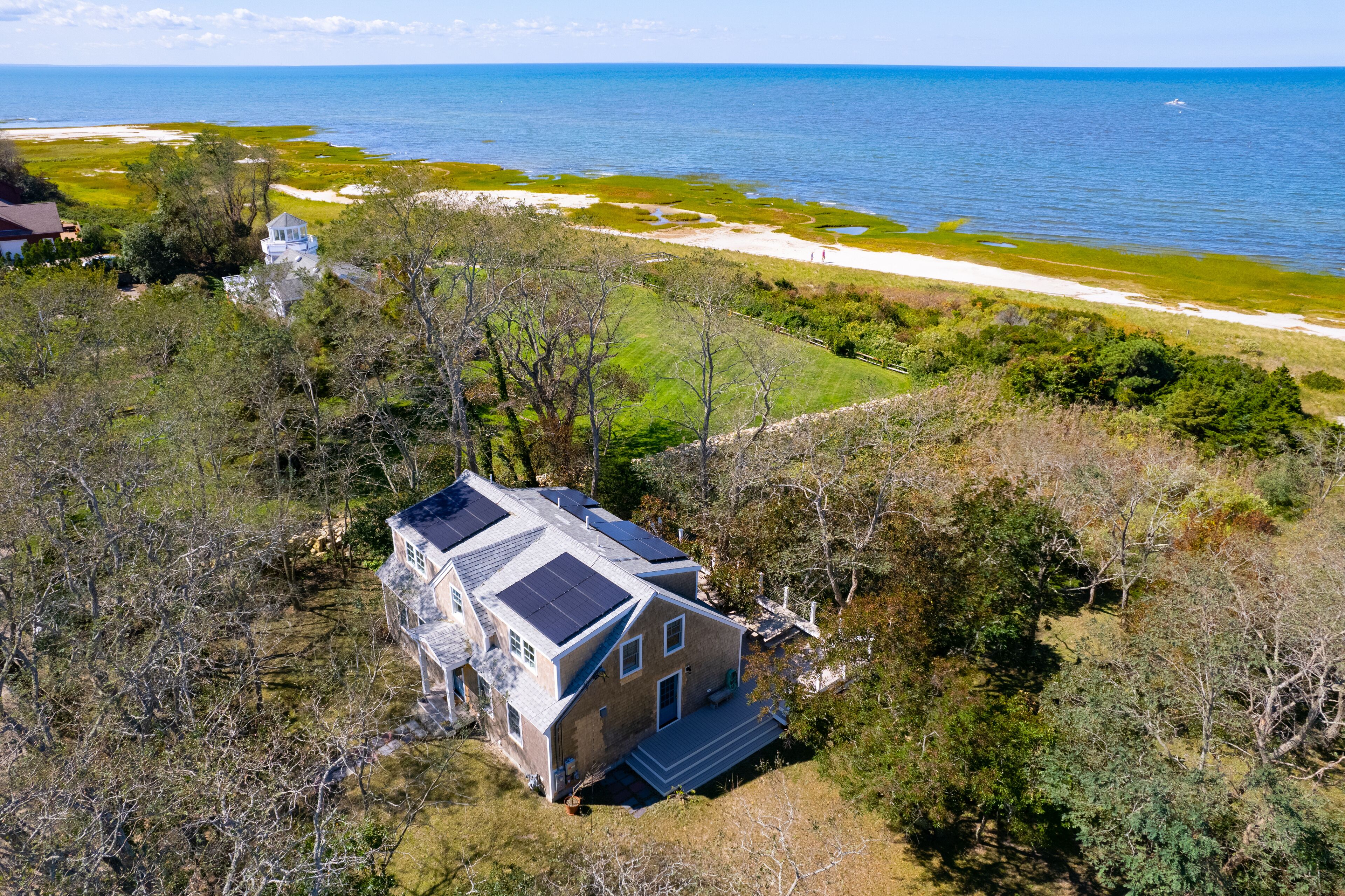 Newly Renovated Waterfront Beach House near Rock Harbor: 038-OA