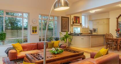 Beautiful 6-bedroom countryside home -- sleeps 12 | Wonderful walks and scenery