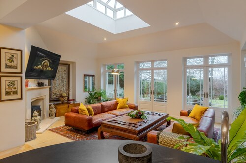 Beautiful 6-bedroom countryside home -- sleeps 12 | Wonderful walks and scenery