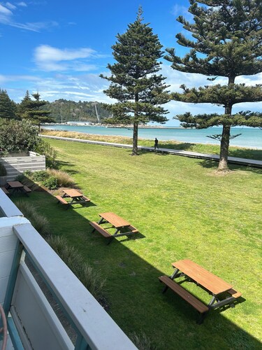 Whispering Sands Motel