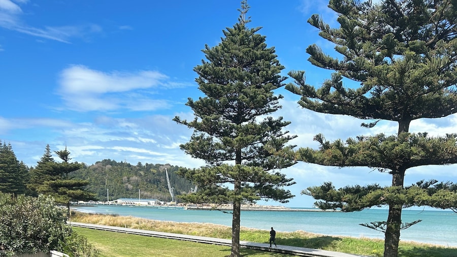 Whispering Sands Motel