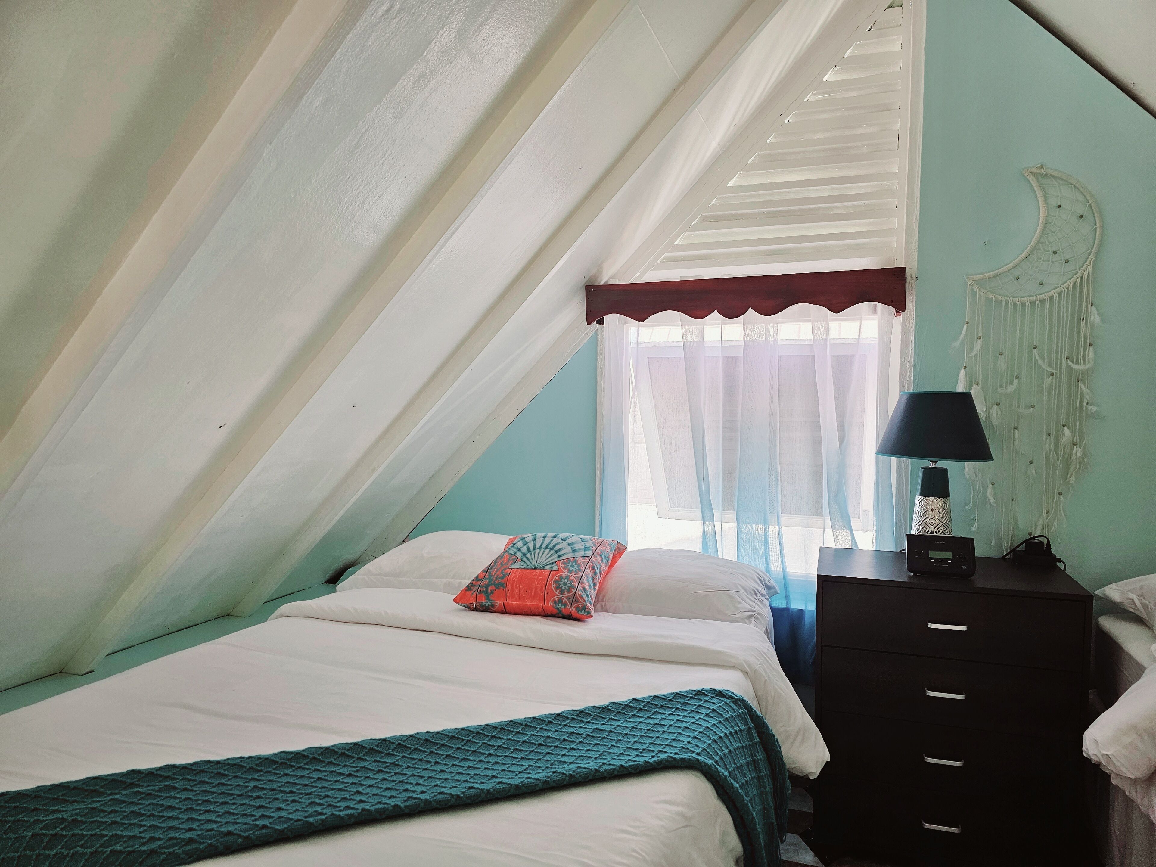 1 chambre, coffres-forts dans les chambres, fer et planche à repasser