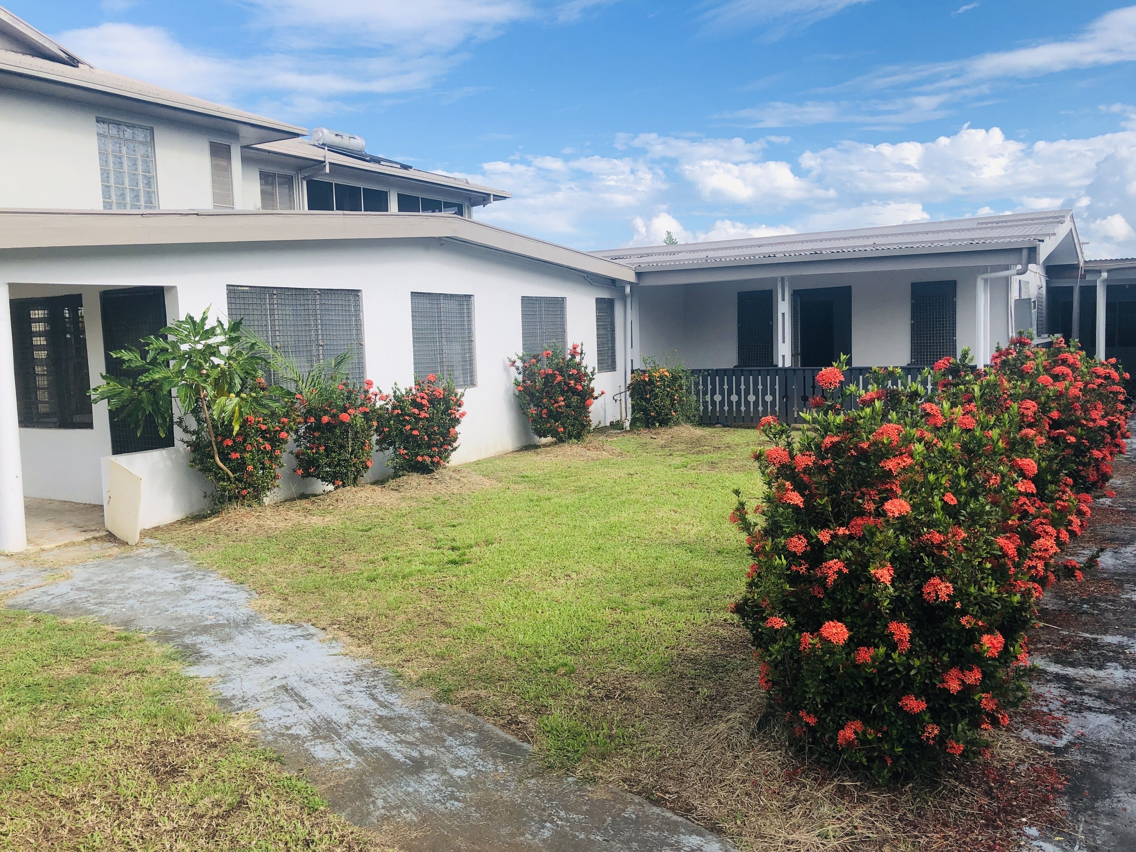 المنشأة من الخارج