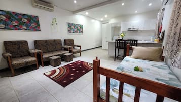 Standard Studio Suite | Living area