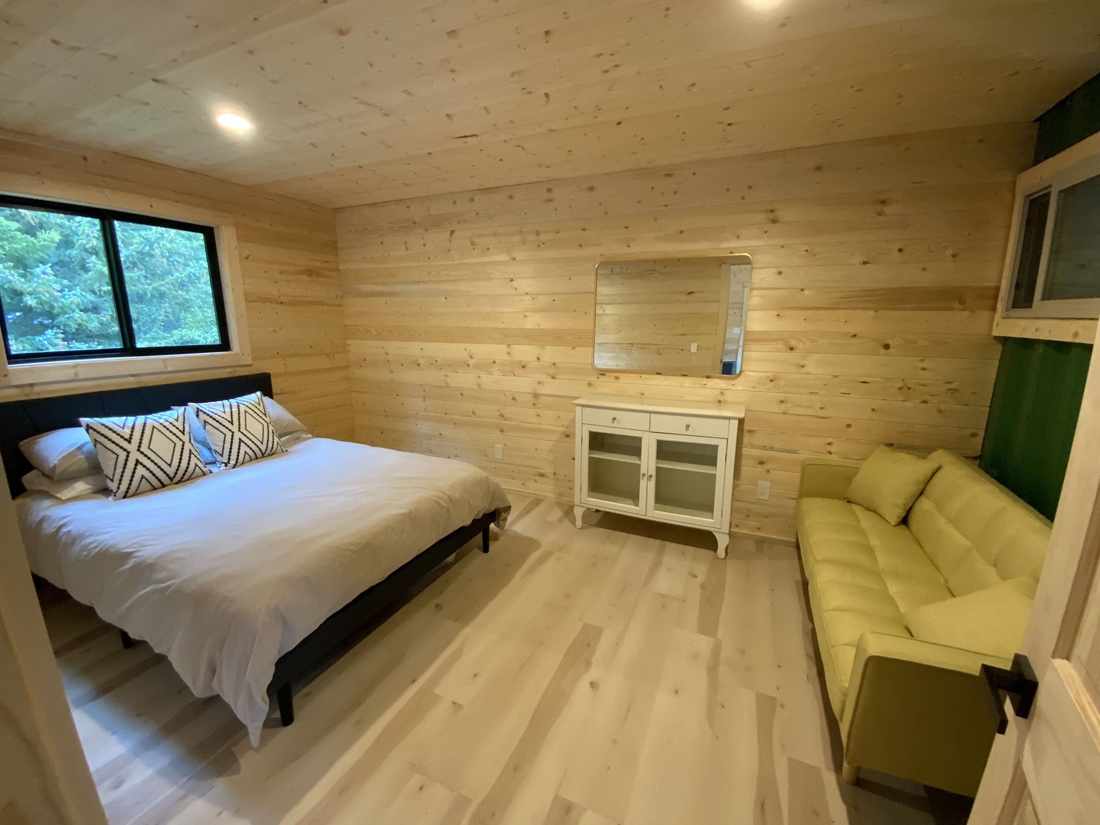 2 slaapkamers, reisbedje, gratis wifi, beddengoed