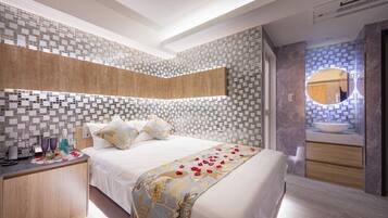 Business Room | Individually decorated, blackout drapes, soundproofing, free WiFi