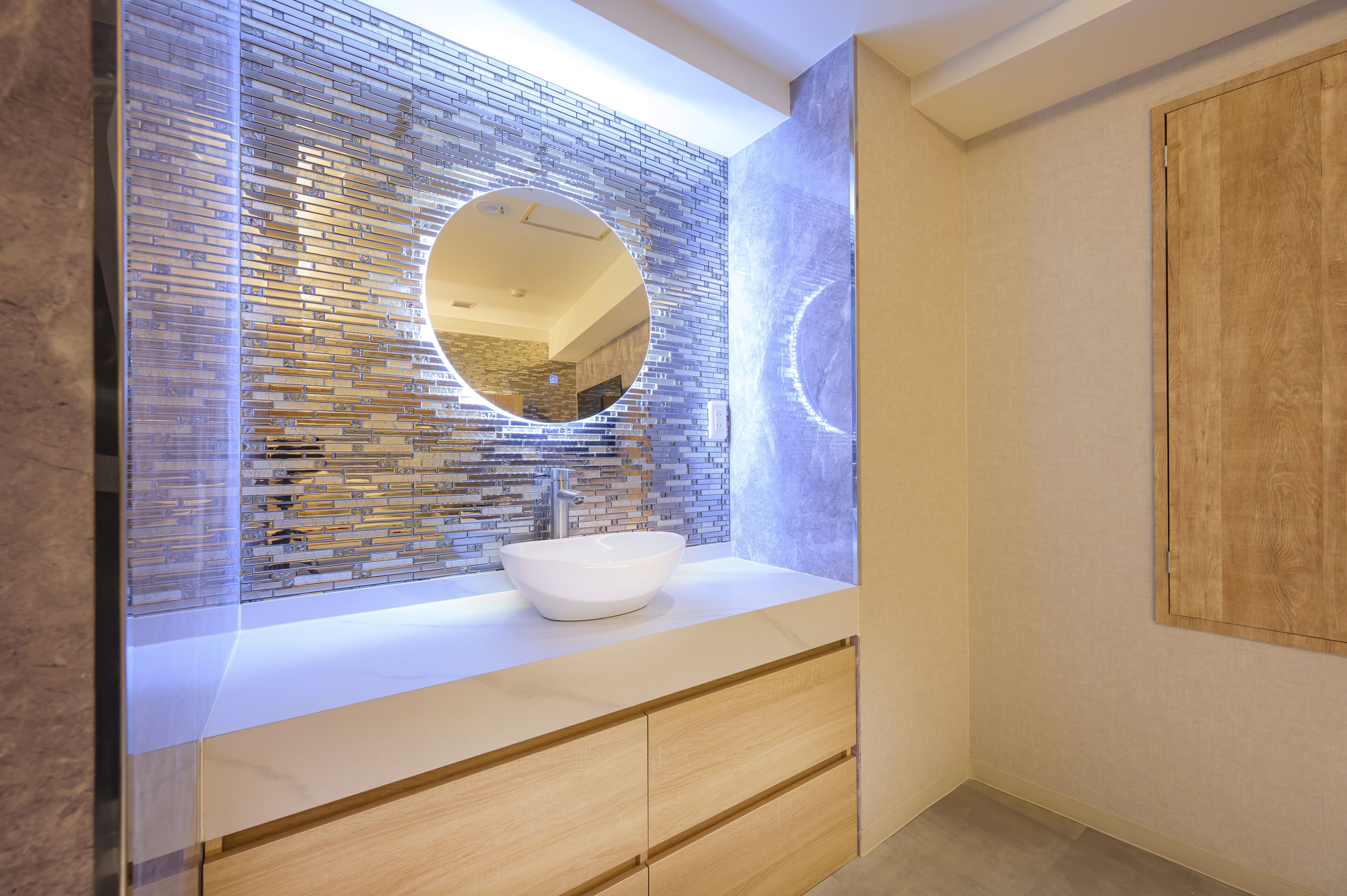 Business Room | Individually decorated, blackout drapes, soundproofing, free WiFi