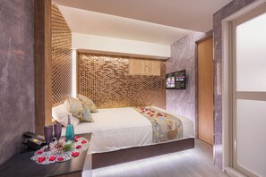 Business Room | Individually decorated, blackout drapes, soundproofing, free WiFi - hotelbella (Tokyo)