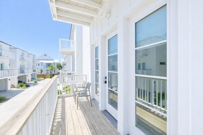 Property grounds - Private Pool, Golf Cart Included, Boardwalk to Beach (Port Aransas)