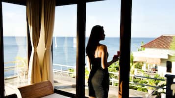 Deluxe Double Room, Ocean View | Premium bedding, individually decorated, individually furnished, desk