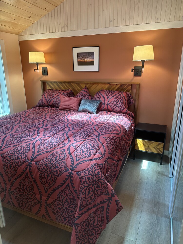 New cottage in an established vacation spot on Linekin Bay Boothbay