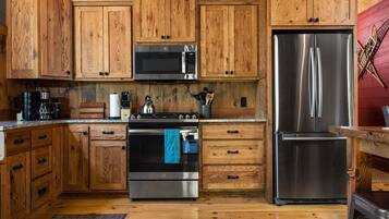 Frigorífic, microones, forn i placa de cuina