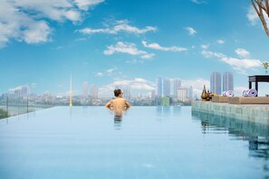 Alberca al aire libre