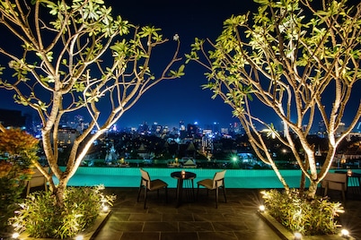 GLOW PARK HOTEL Grand Royal Palace