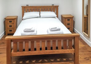 3 bedrooms, free WiFi - A superbly appointed large two-storey luxury lodge. (Llangollen)