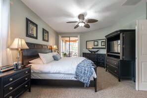 4 bedrooms, desk, iron/ironing board, travel crib