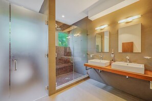 Shower, hair dryer, towels, soap - Chic Modern Retreat in the Heart of EH! Pool Open! (East Hampton)