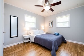 3 bedrooms, desk, iron/ironing board, travel cot