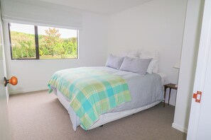 5 bedrooms, iron/ironing board, WiFi, bed sheets - Moomaa Stay - Rural delight (Marton)