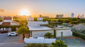 Apartment | 3 bedrooms - Koyari Modern Condos 3 w Private Roof Deck (Noord)